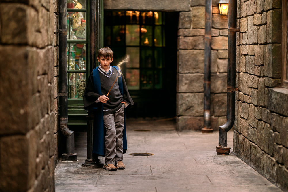 Orlando family photographer Natalie Szolomayer captures son Alfie as a Ravenclaw wizard at Universal Studios Orlando Wizarding World