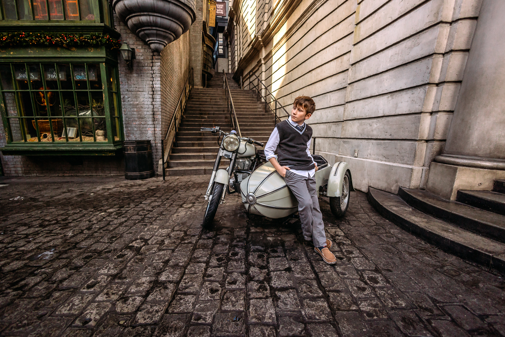 Orlando family photographer Natalie Szolomayer captures son Alfie as a Ravenclaw wizard at Universal Studios Orlando Wizarding World